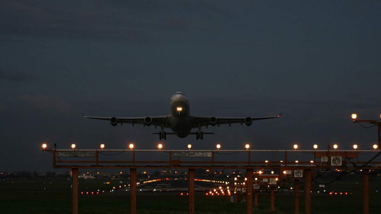 Una Docena De Aerol Neas Espera Desde Hace Cuatro A Os El Aval Para Volar