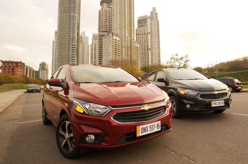 Chevrolet Onix y Prisma renovados suman una versión aventurera y una