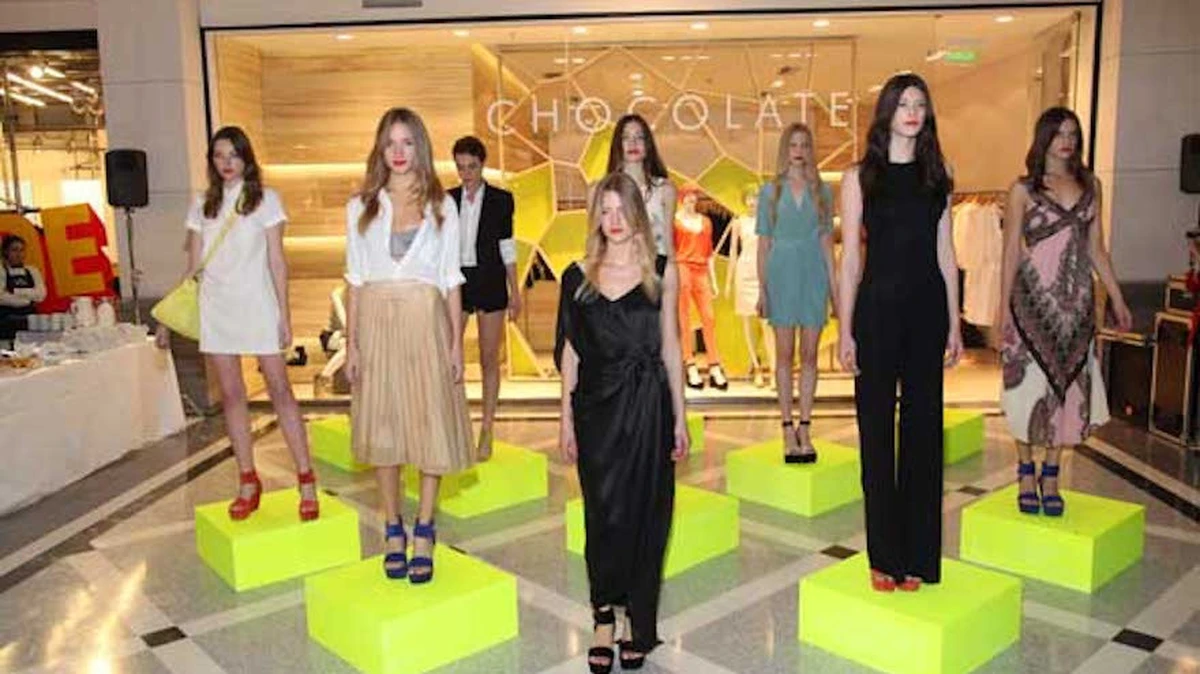Chocolate marca sales de ropa
