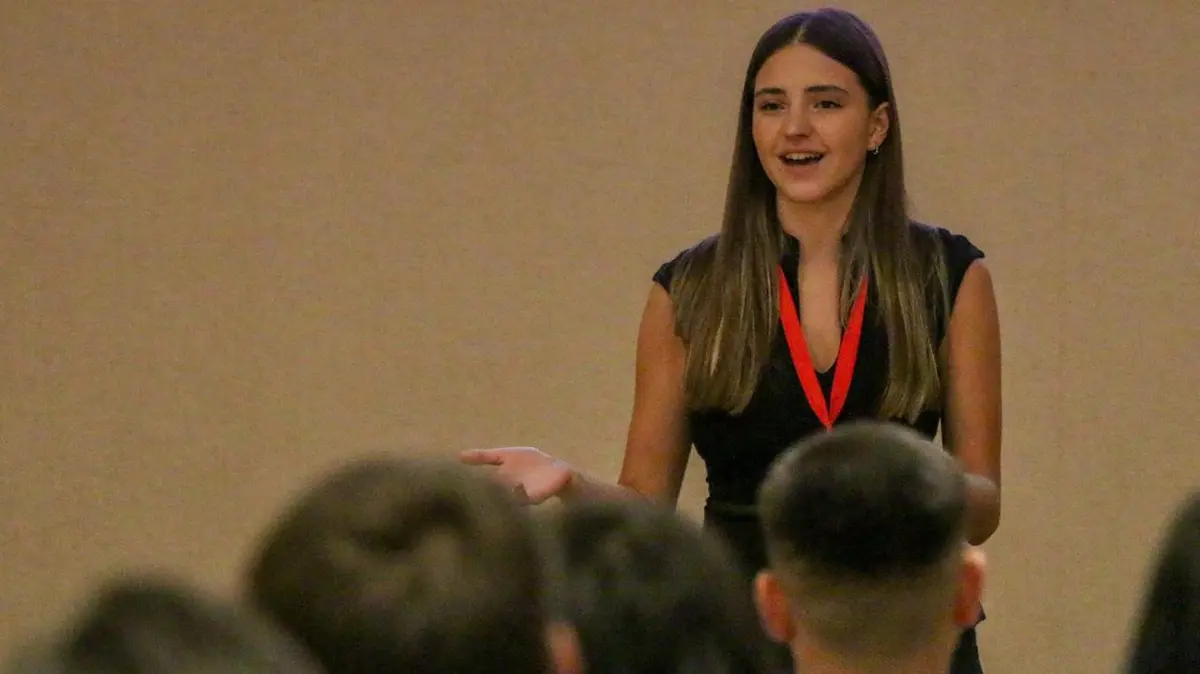 VIDEO | Una mente brillante: tiene 19 años y creó un emprendimiento virtual rentable