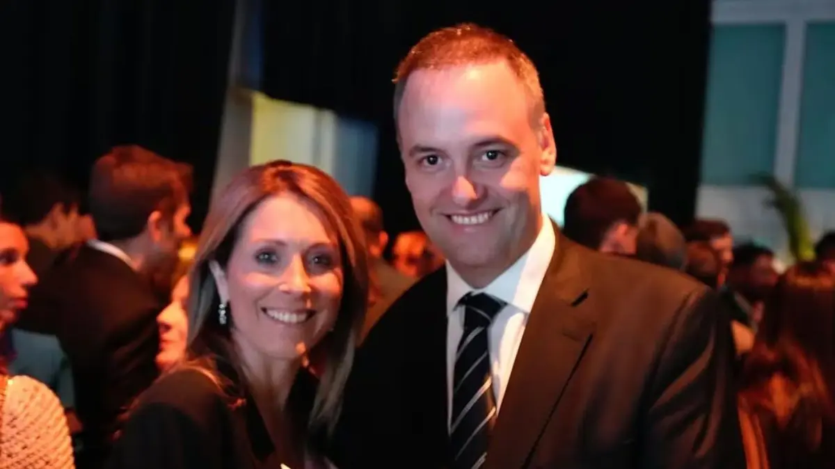 ADORNÍ EN EL PUNTO DE MIRA: SILENCIO Y MISTERIO PATRIMONIAL