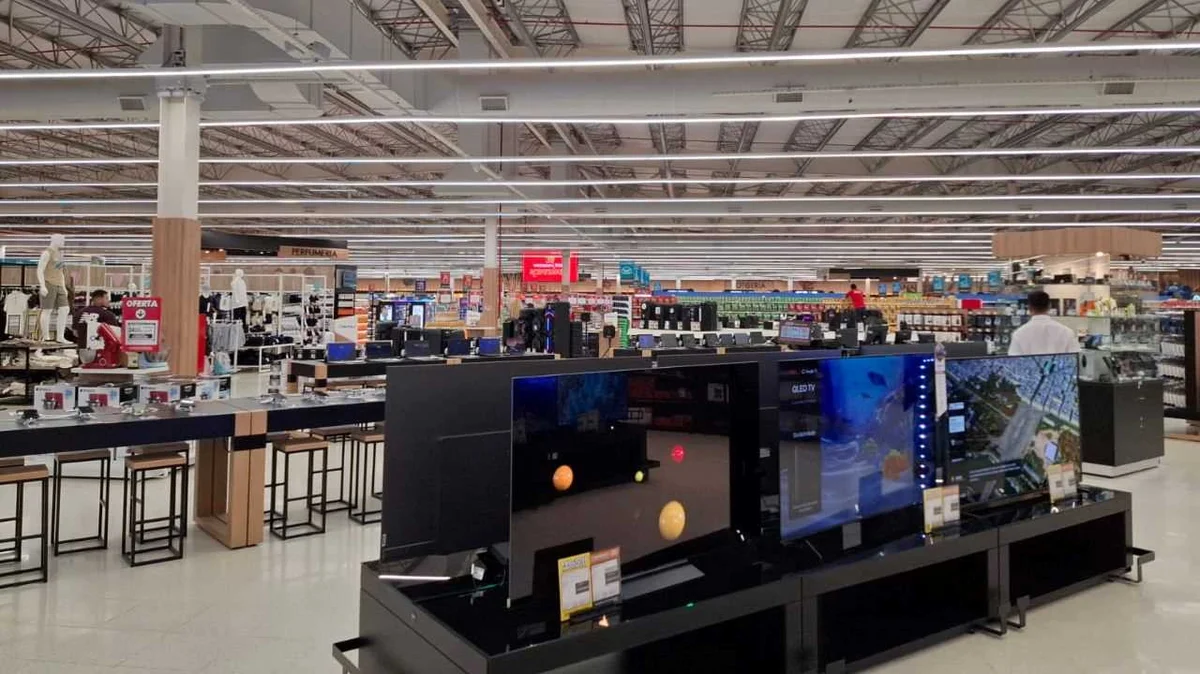 El supermercado más grande de Argentina vende TV, computadoras y celulares baratos