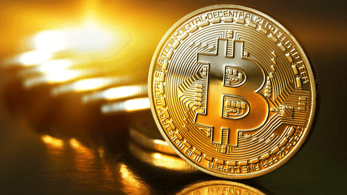 John McAfee explica por qué los gobiernos le tienen miedo al Bitcoin