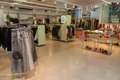 La crisis dispara la compra de ropa usada y una cadena abre su primer local en un shopping