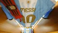 La empresa que fabrica camisetas de la Selección suspende empleados por menos ventas
