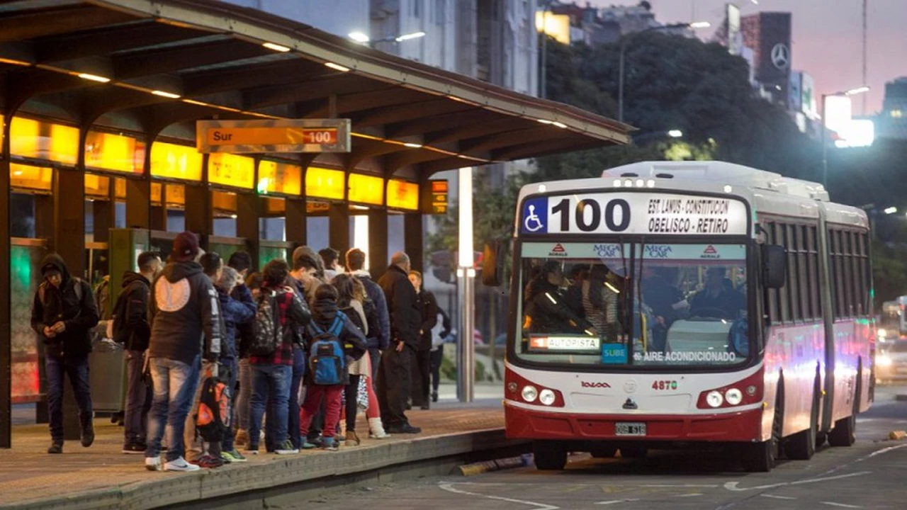 Suben las tarifas de colectivos y trenes: cuánto cuesta viajar desde este martes