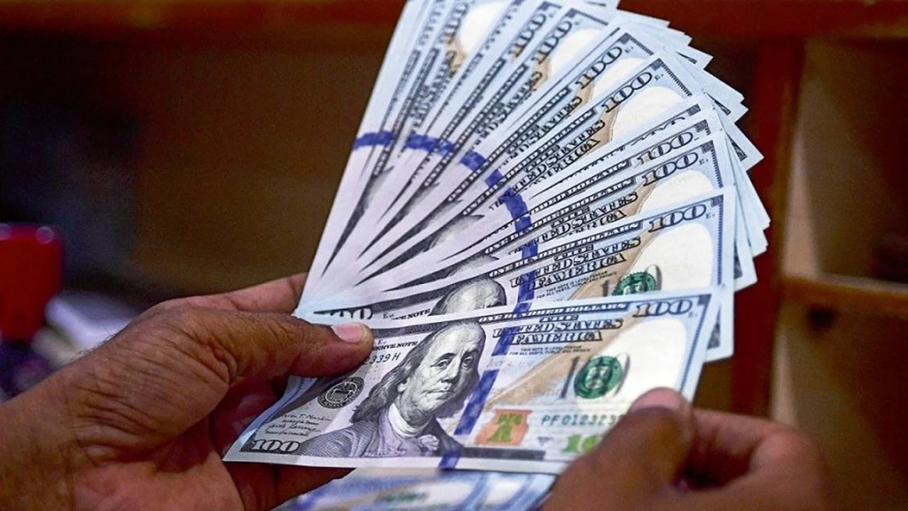 Dólar hoy | El blue bajó a $378: qué pasó con los dólares financieros y el oficial