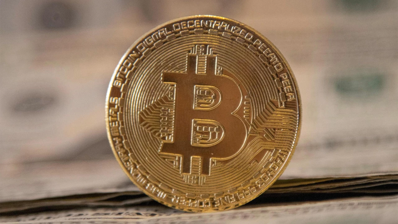 Bitcoin alcanza un máximo de cinco meses y se acerca a los u$s24.000