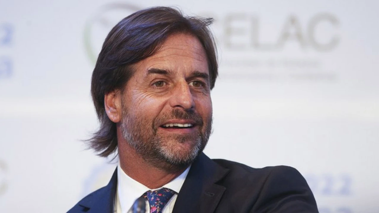 Duro reclamo de Luis Lacalle Pou a Javier Milei por su ausencia en la cumbre del Mercosur