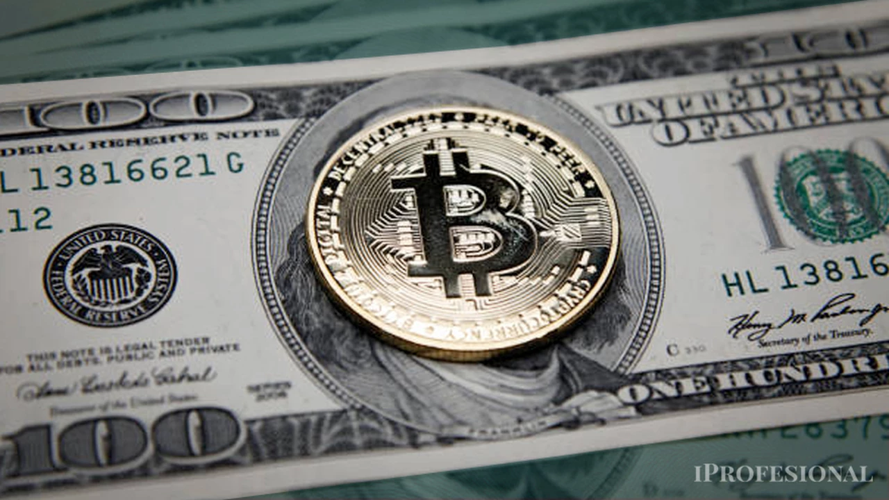 ¿Cuántos bitcoins puedo comprar con 100 dólares?
