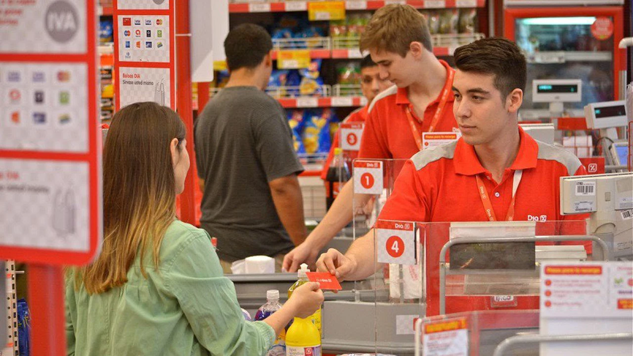 Sueldo en supermercado DIA: cuánta plata ganan un empleado, un repositor y un cajero de esta cadena