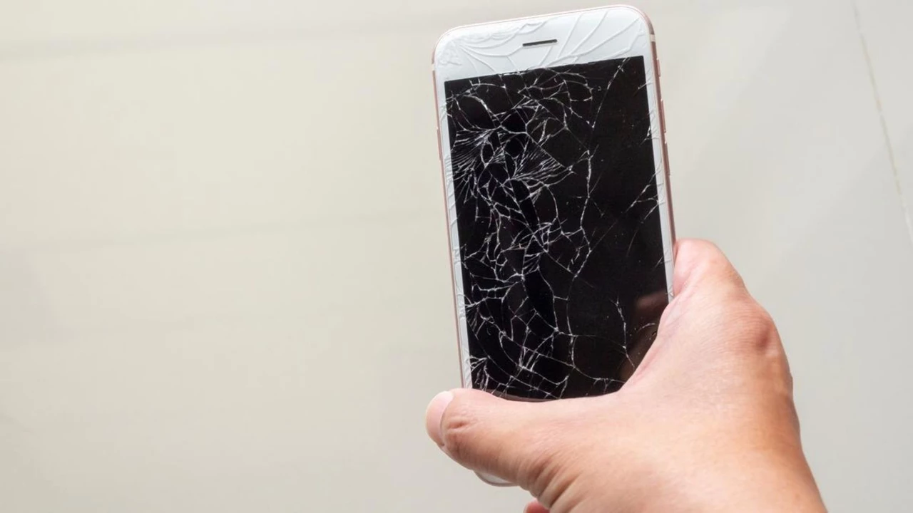 Protección para la pantalla del celular: ¿es mejor el vidrio templado o el hidrogel?