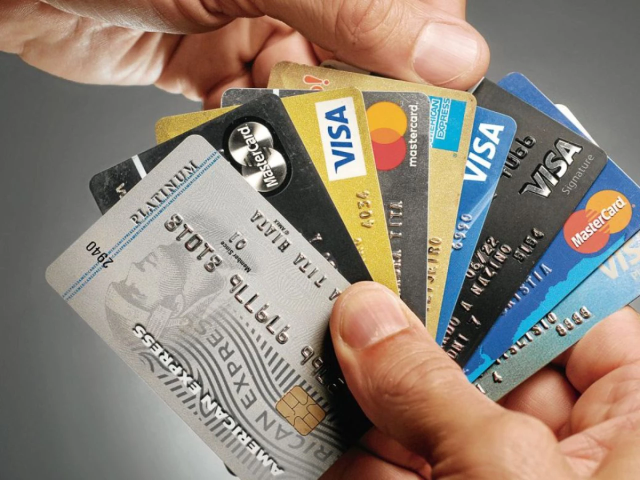 Cajas de ahorro, tarjetas de crédito y todos los productos bancarios: cuánto cuesta cada paquete