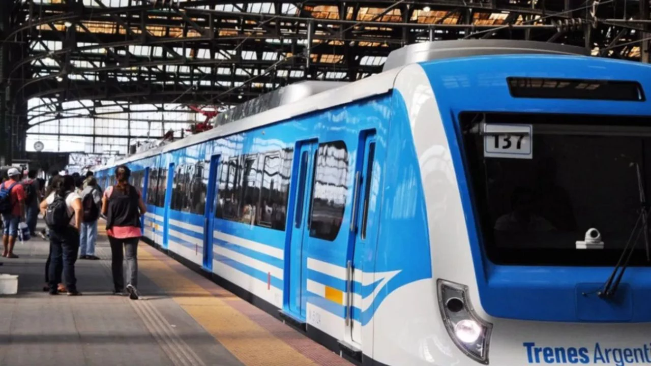 Para el Gobierno, el boleto de tren debería costar $2.000 y no descartan aumentos en colectivos