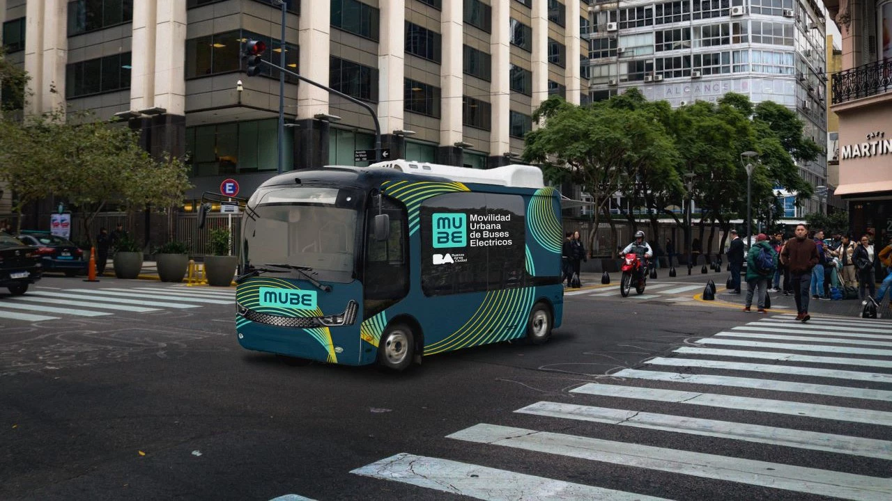 La Ciudad lanza licitación para incorporar minibuses eléctricos manejados por mujeres