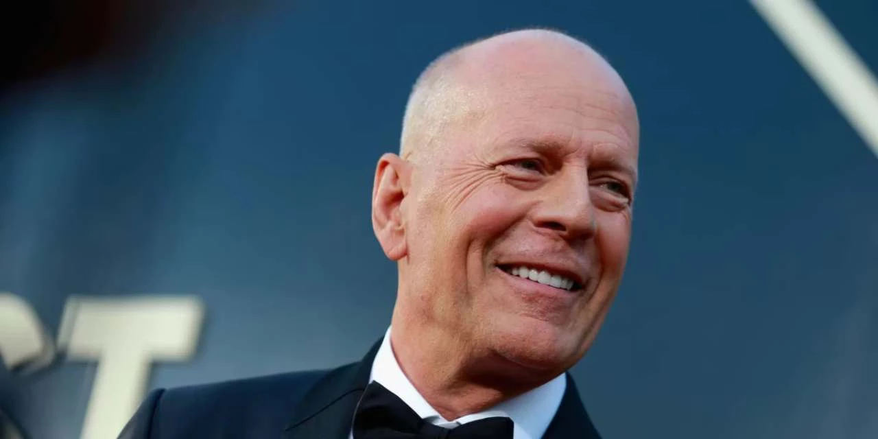 Qué enfermedad tiene Bruce Willis y qué se la produjo
