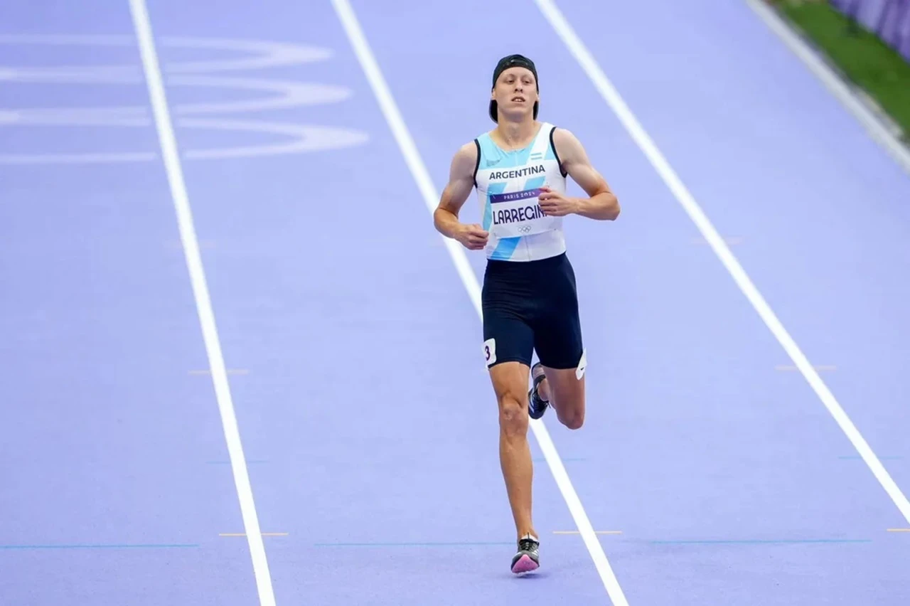 Juegos Olímpicos 2024: Elian Larregina clasificó a las semifinales en los  400 metros