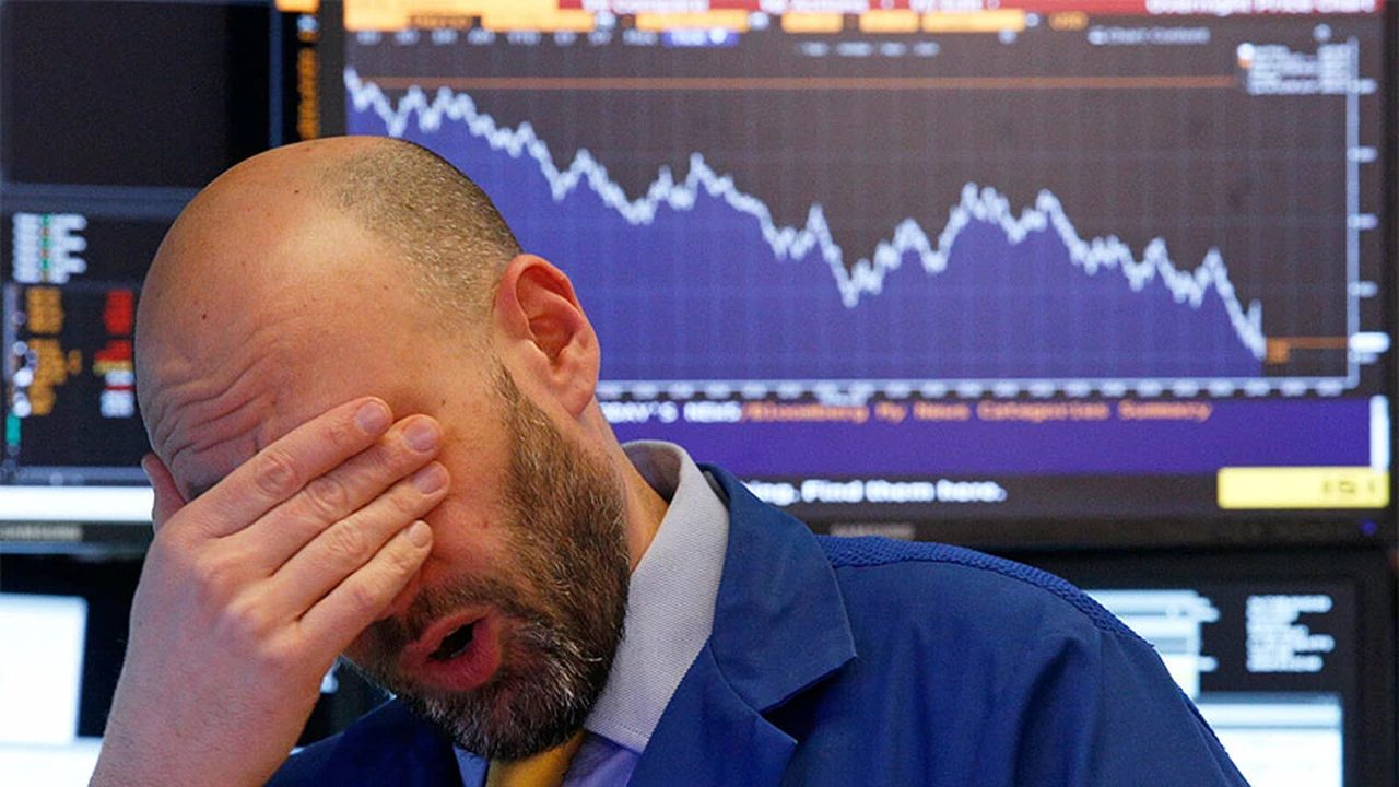 Wall Street sigue en rojo, arrastrada por el desplome de tecnológicas: ¿es un buen momento para comprar barato?