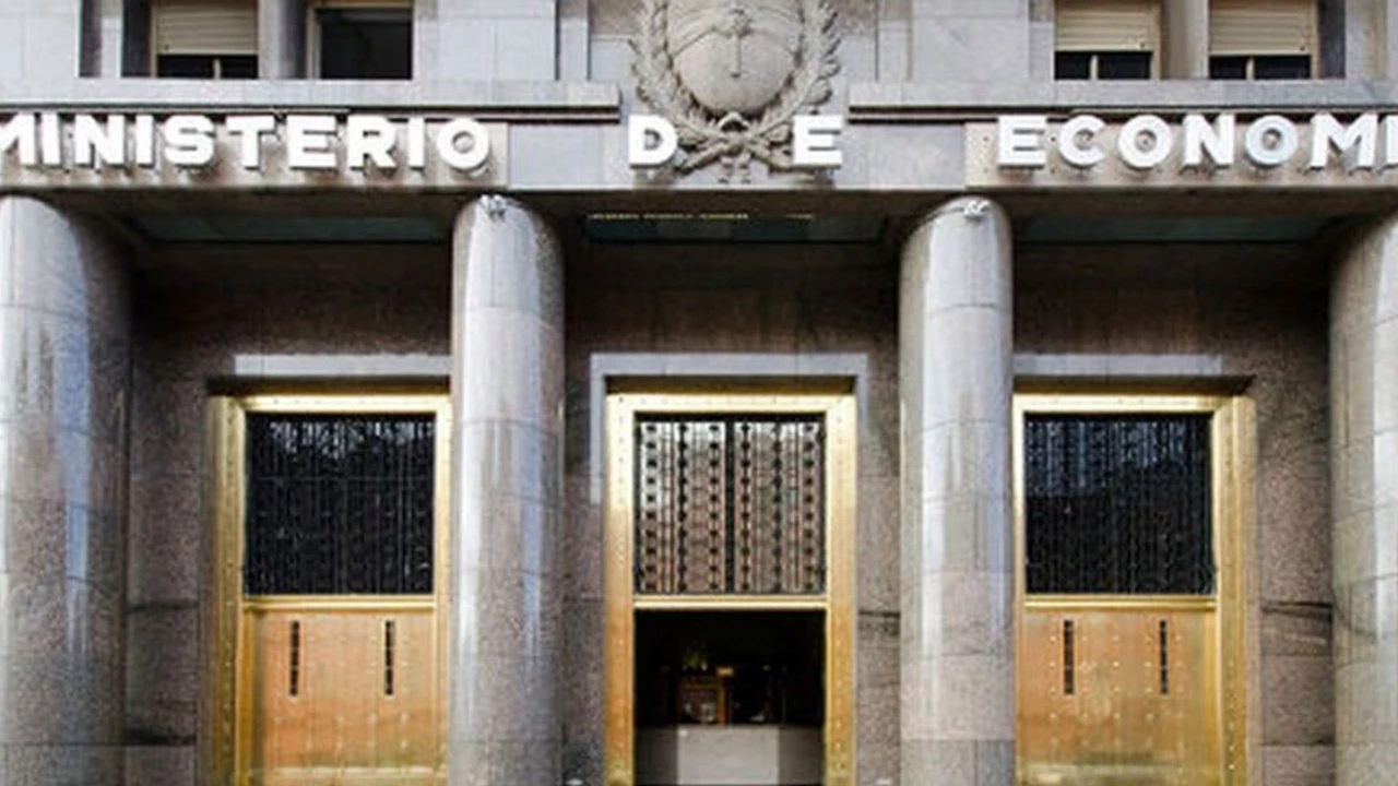 Economía vuelve a licitar deuda en pesos para continuar con el saneamiento del Banco Central
