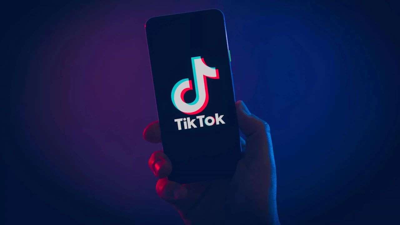 TikTok, contra la desinformación: avisará cuando un contenido sea creado por inteligencia artificial