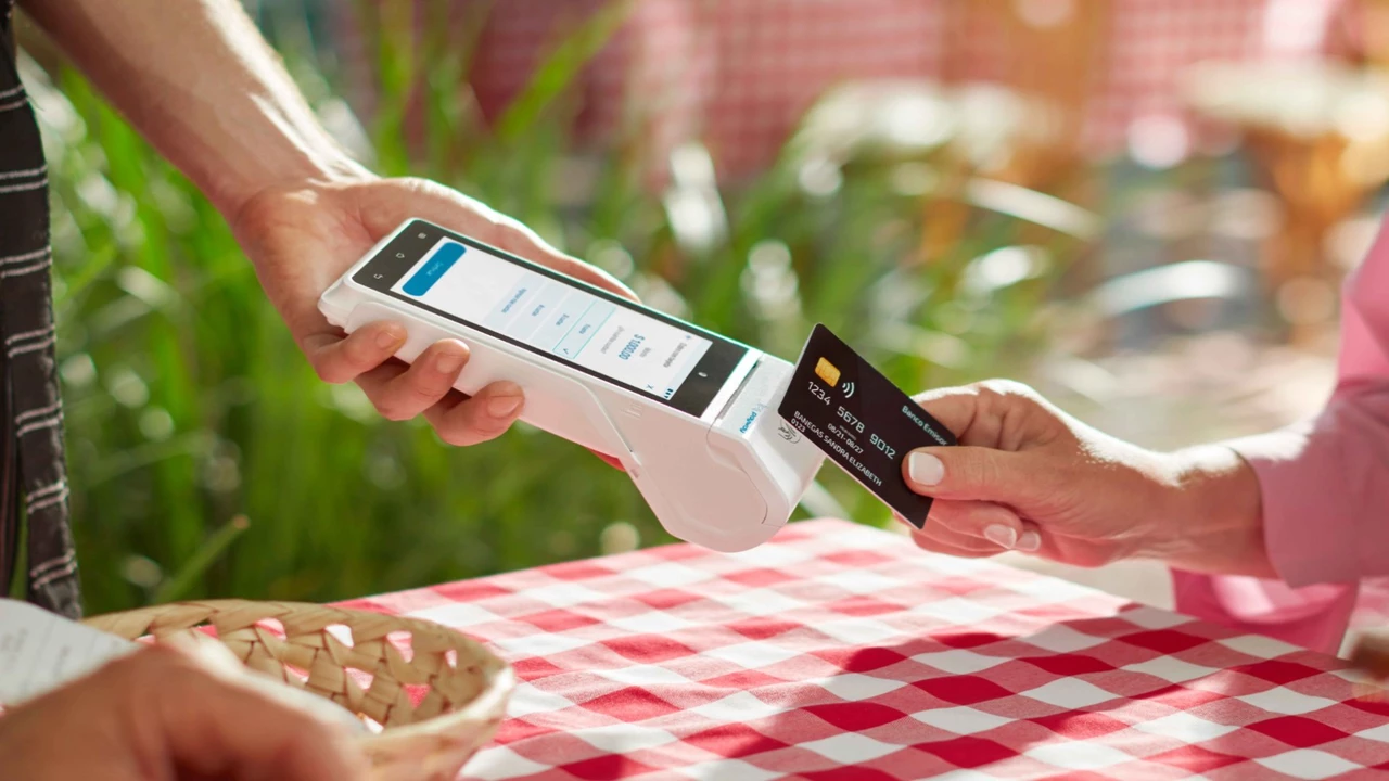 AFIP controla los gastos con tarjetas de crédito: cuál es el límite y qué pasa si se supera