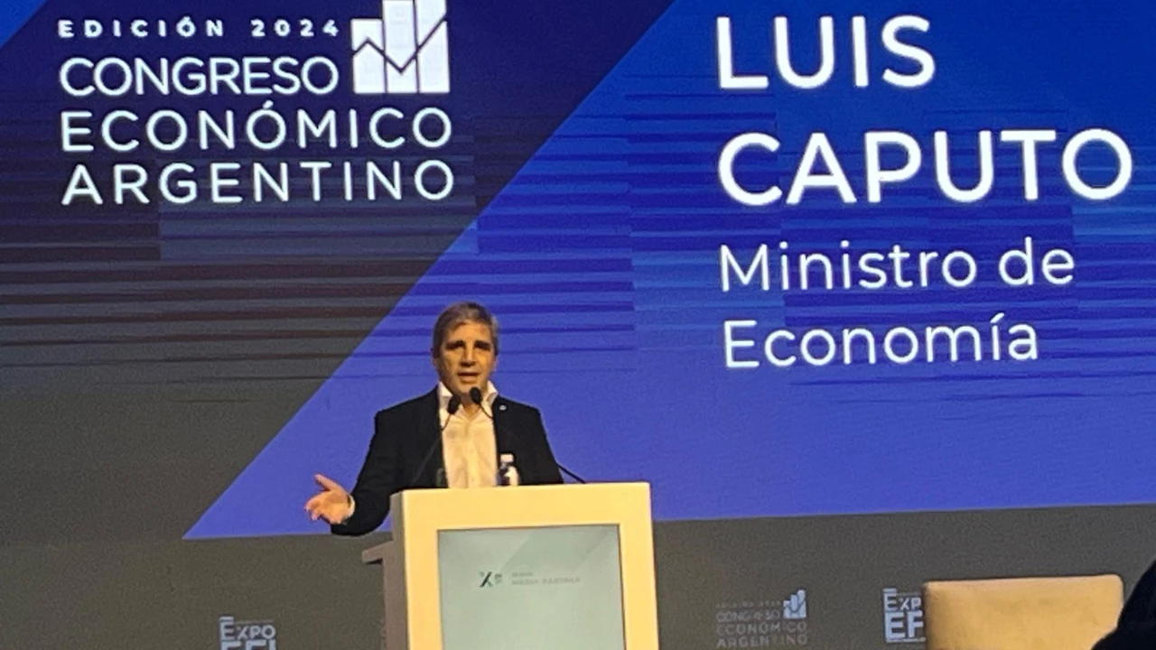 Luis Caputo: "Teníamos lo peor de las crisis más grandes de la Argentina y salimos ilesos"