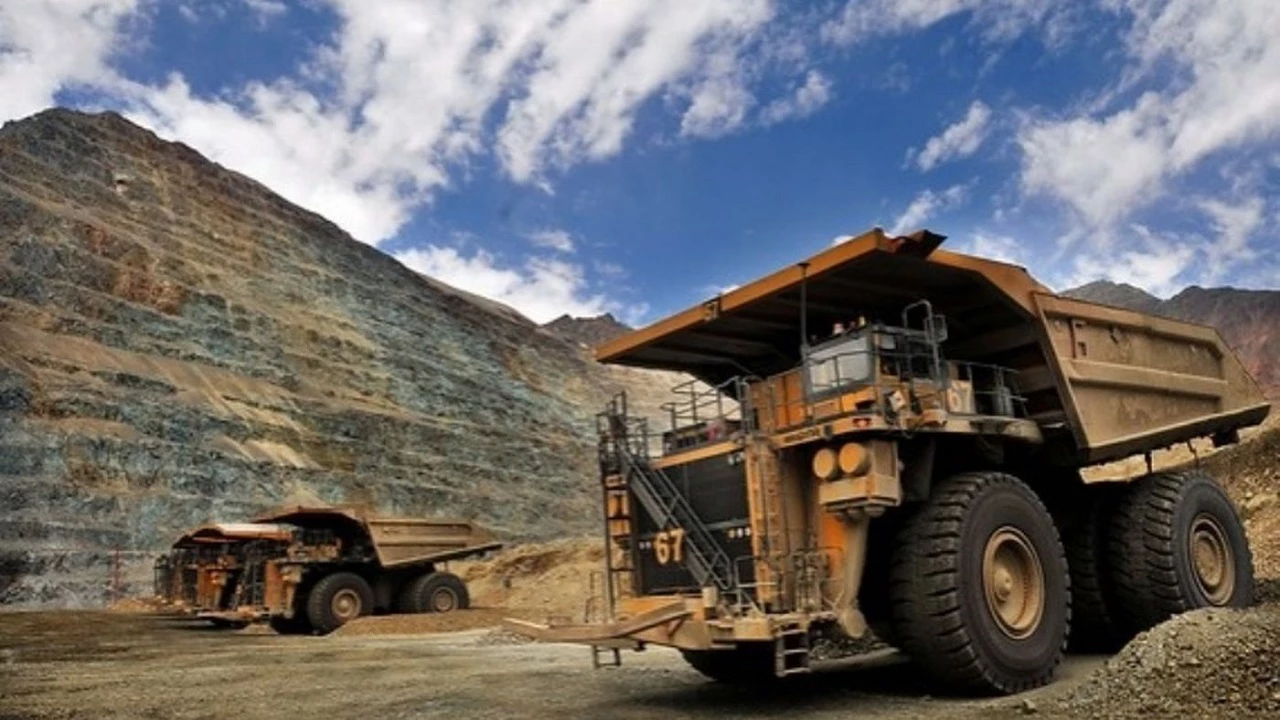 Cómo invertir en pesos en este gigante de la minería y armar una cartera diversificada