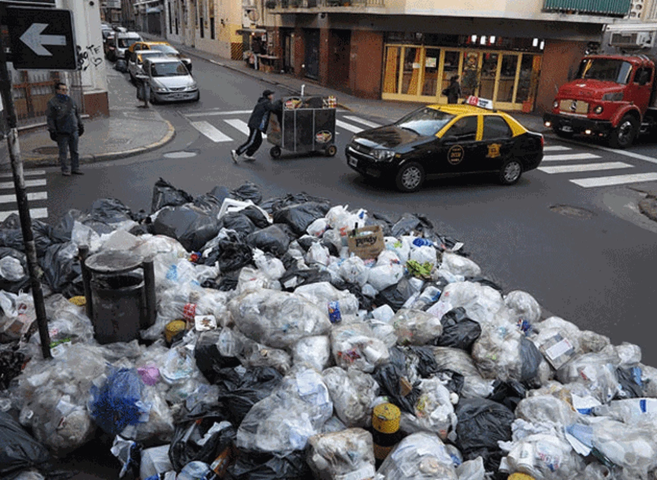 Denuncian que la Ciudad paga 80% más a privados que al ente propio para recolectar basura