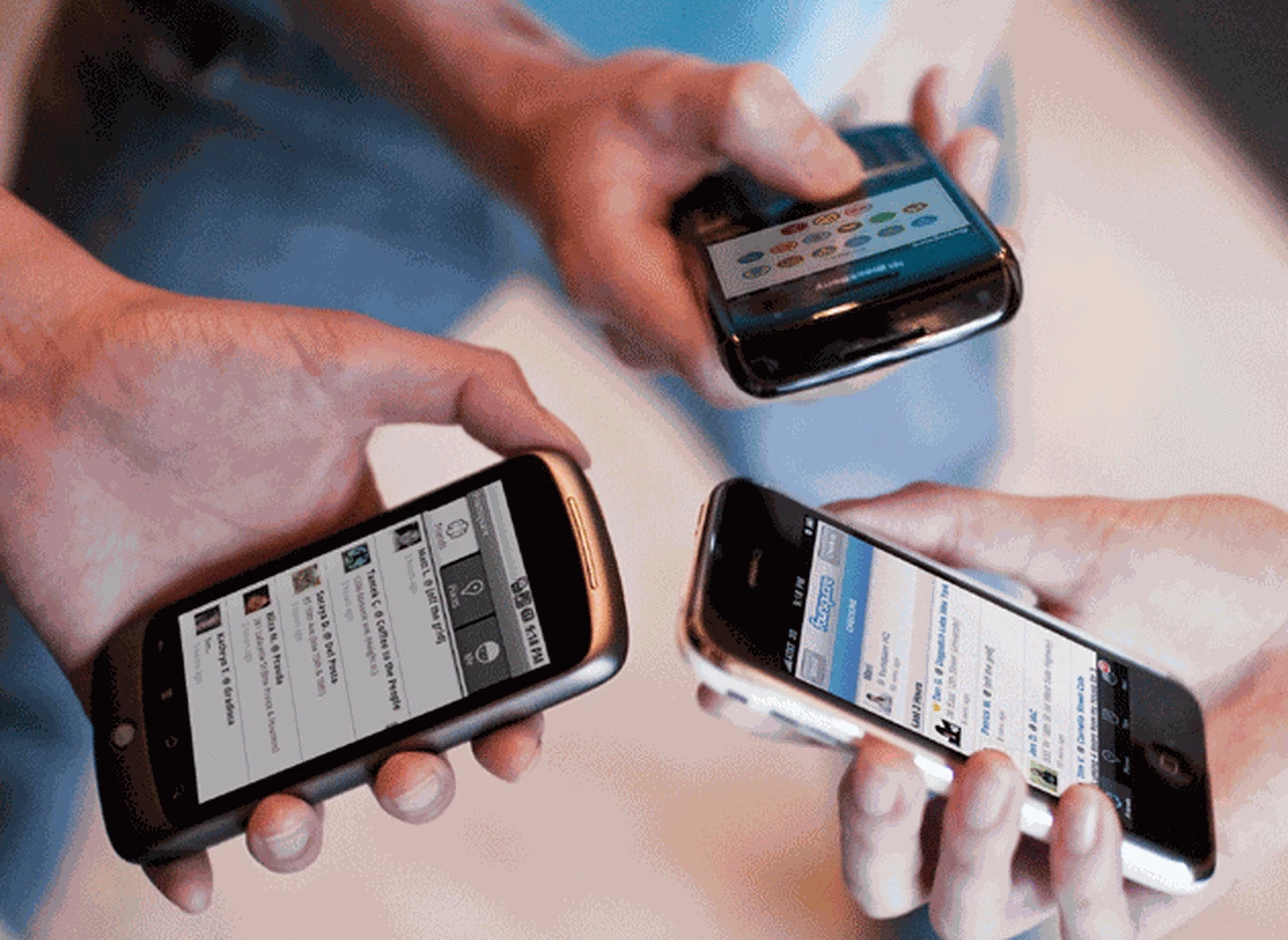 Los "smartphones" se convierten en el dispositivo indispensable para millones de argentinos