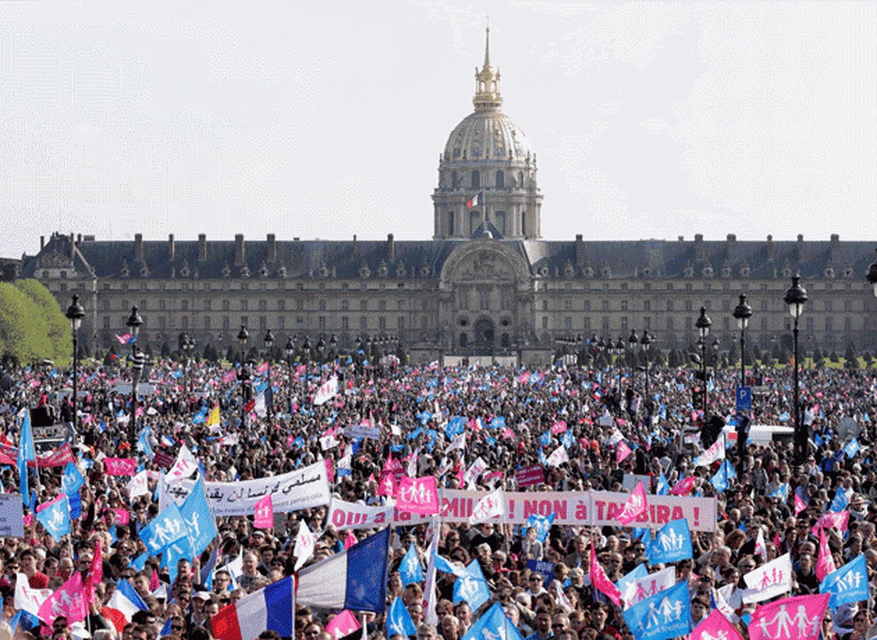 El parlamento francés también aprobó el matrimonio homosexual