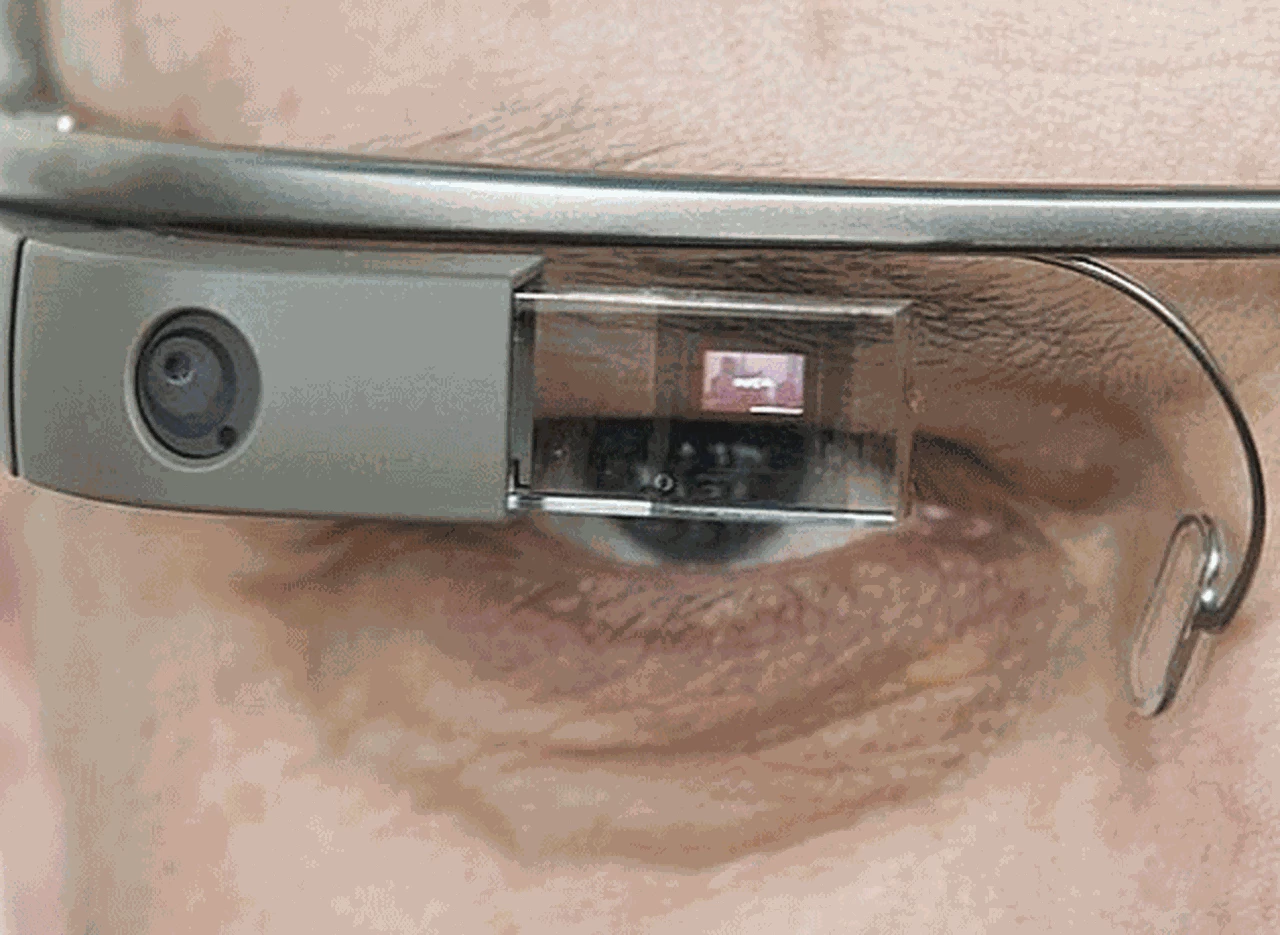 Desarrollan unas gafas para discapacitados visuales que leen solas