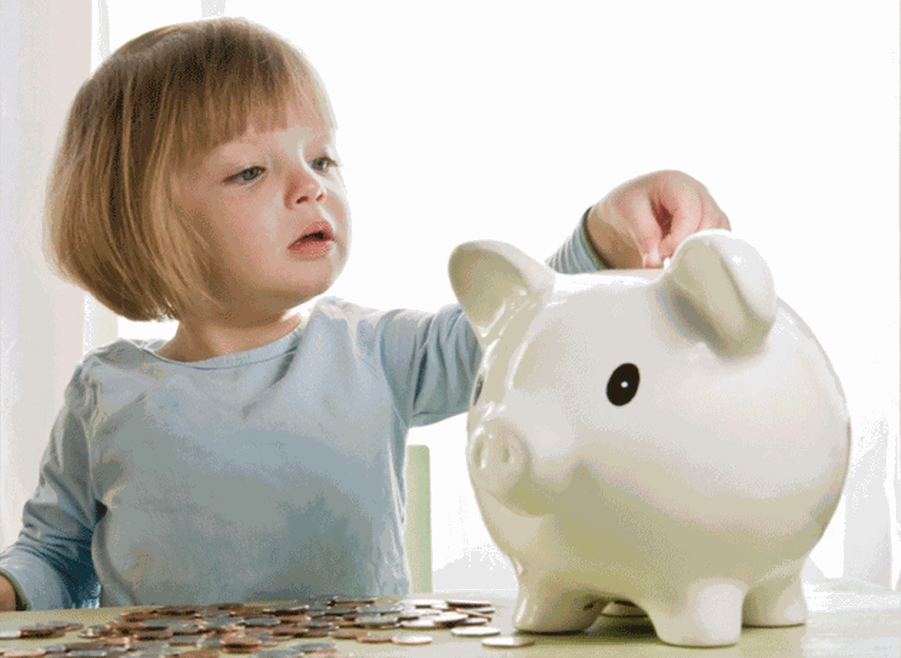 Tips y lecciones financieras para educar a los hijos y enseñarles "el valor del dinero"