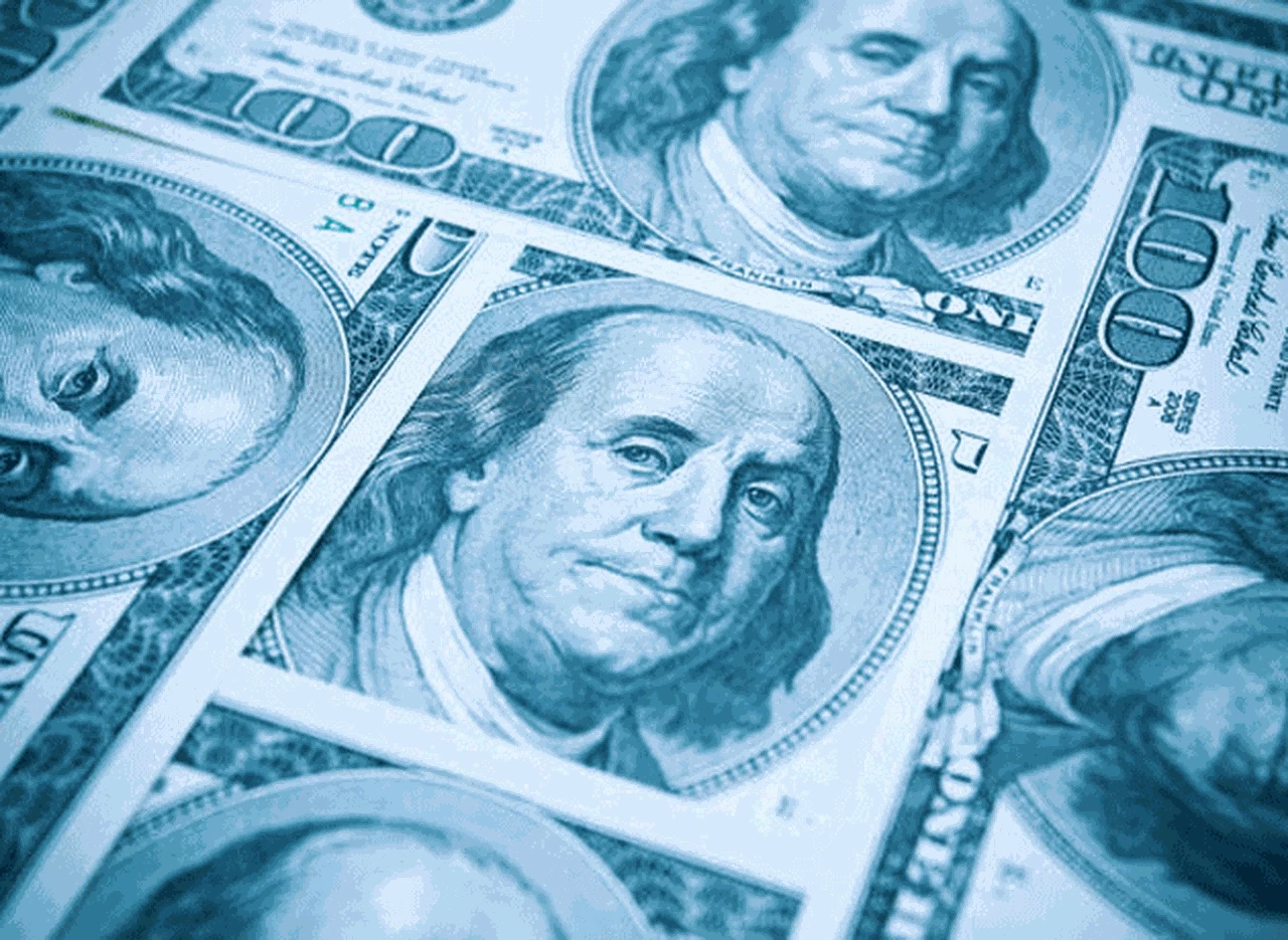 Advierten que el dólar blue podrí­a escalar hasta los $16,50