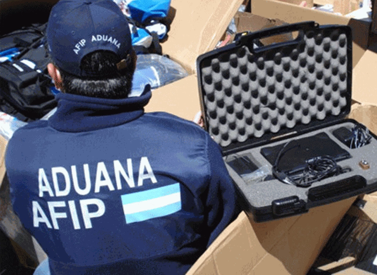 Mar del Plata: la AFIP allanó una empresa que evadí­a impuestos y fugaba divisas