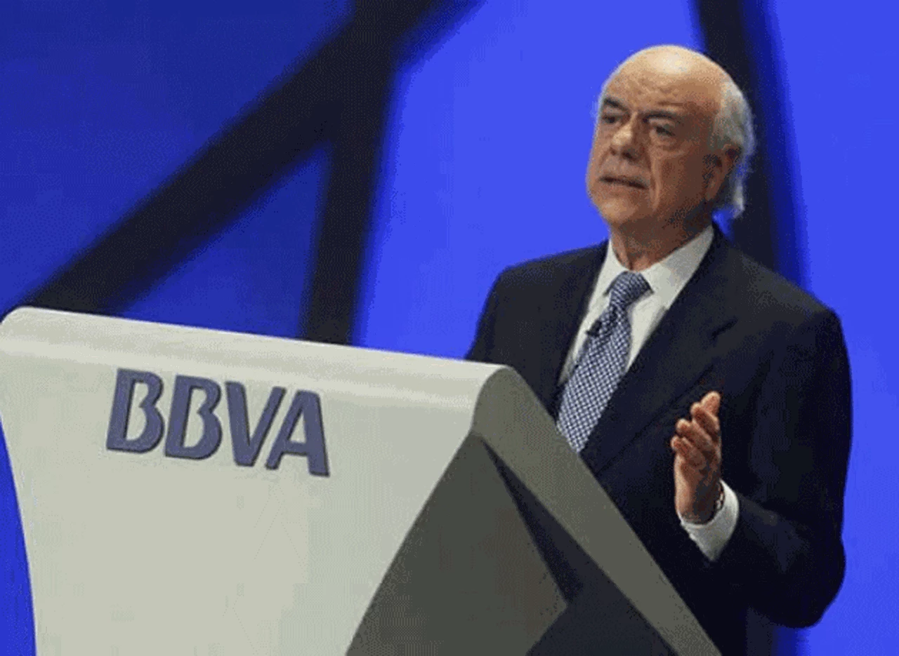 Para el presidente del BBVA, "el teléfono móvil será el canal más importante de los bancos"