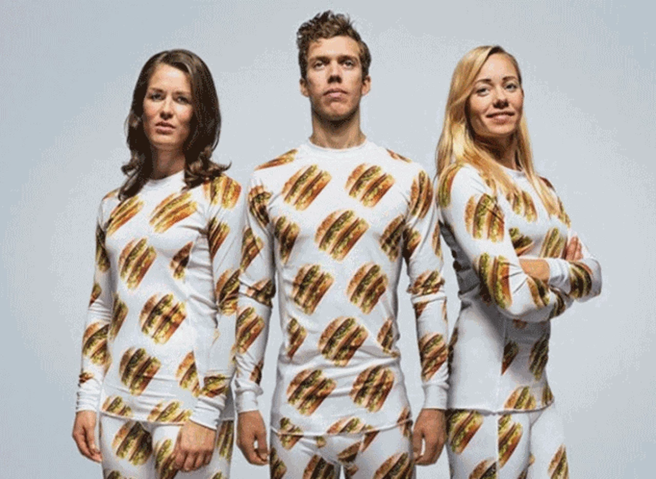 Vestirse de Big Mac ahora es posible: McDonald's lanza ropa inspirada en este menú