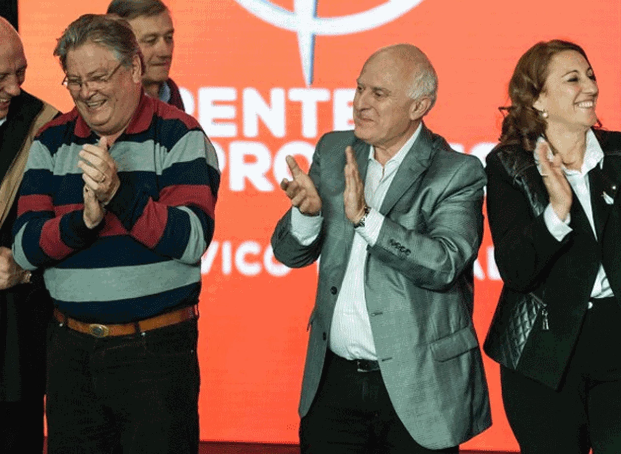 Santa Fe: Miguel Lifschitz reconoció la derrota y felicitó a Macri