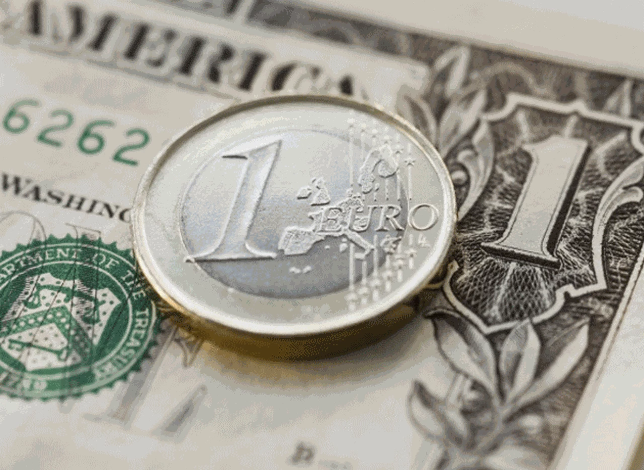 Dólar a euro: cuánto cotiza la divisa estadounidense en la moneda europea