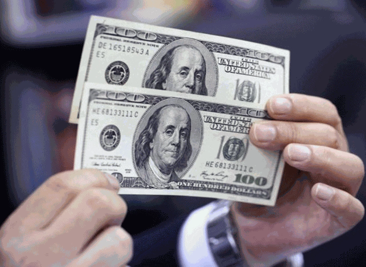 El dólar cotizó con tendencia alcista y el mayorista cerró a $17,22