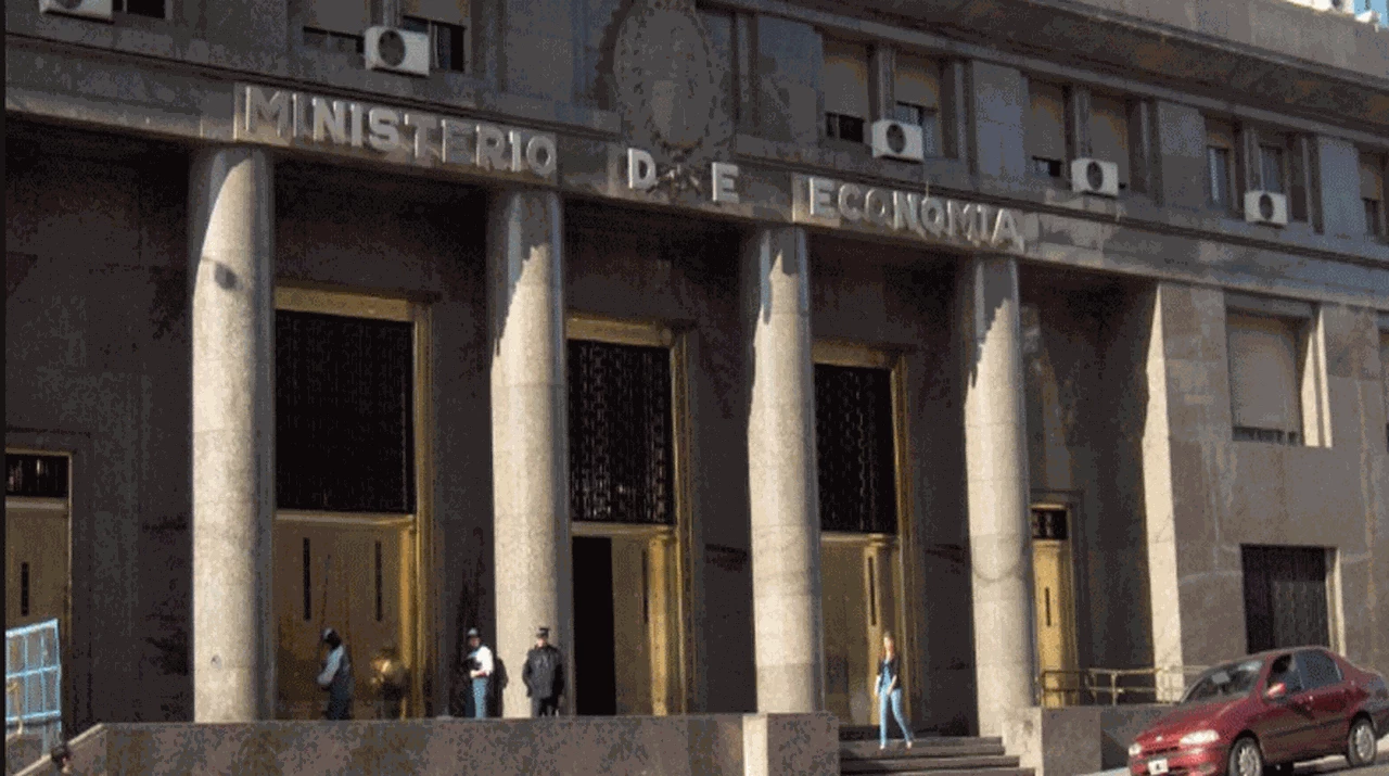 Para absorber pesos, Hacienda lanza licitación de Letes a 3 y 6 meses