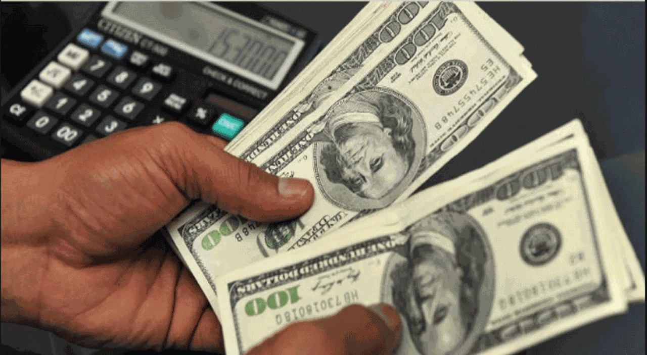 Dólar hoy: cotiza en baja a $38,30 en el inicio de la semana