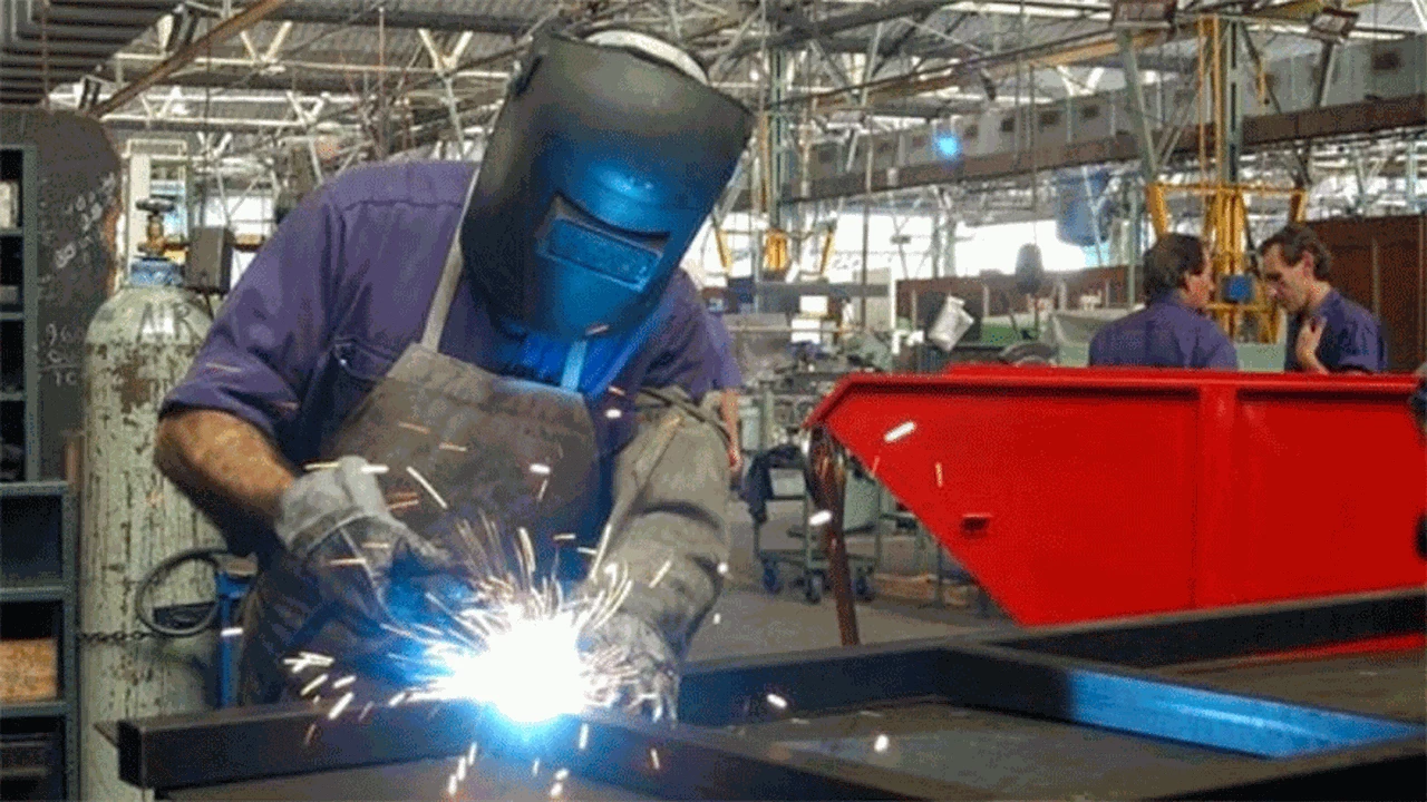 Advierten que se destruyen 3.500 empleos industriales por mes desde diciembre de 2015