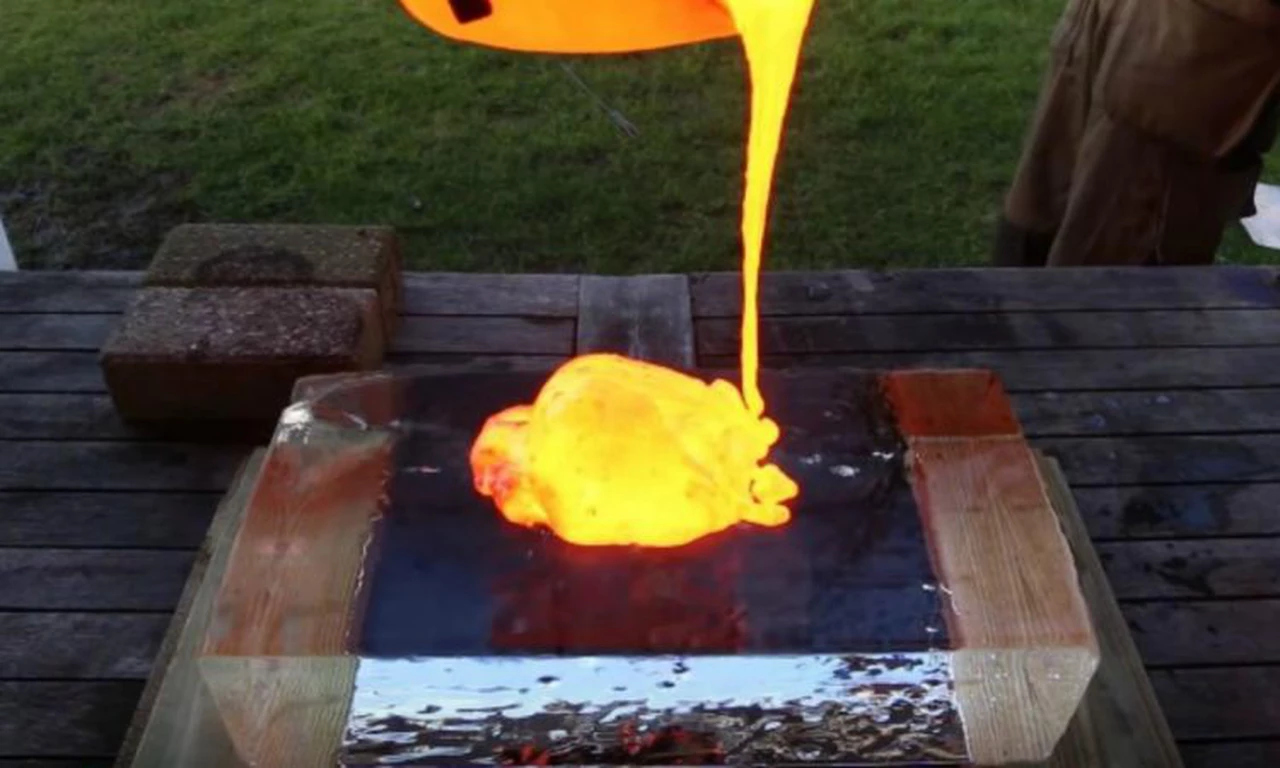 Experimento: ¿qué pasa cuando la lava hirviendo toca el hielo?