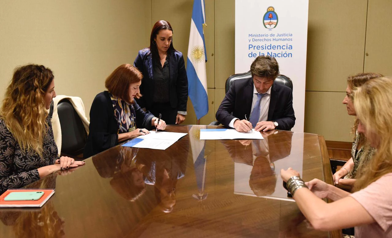 Farmacity firmó un Convenio Marco de Cooperación con el Ministerio de Justicia y Derechos Humanos de la Nación