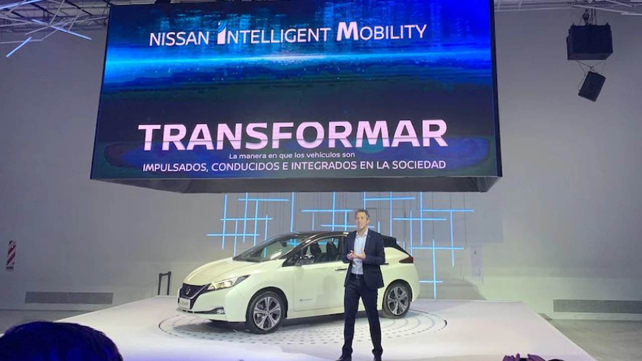 Los planes de Nissan tras convertirse en la primera en vender un eléctrico de pasajeros en el país