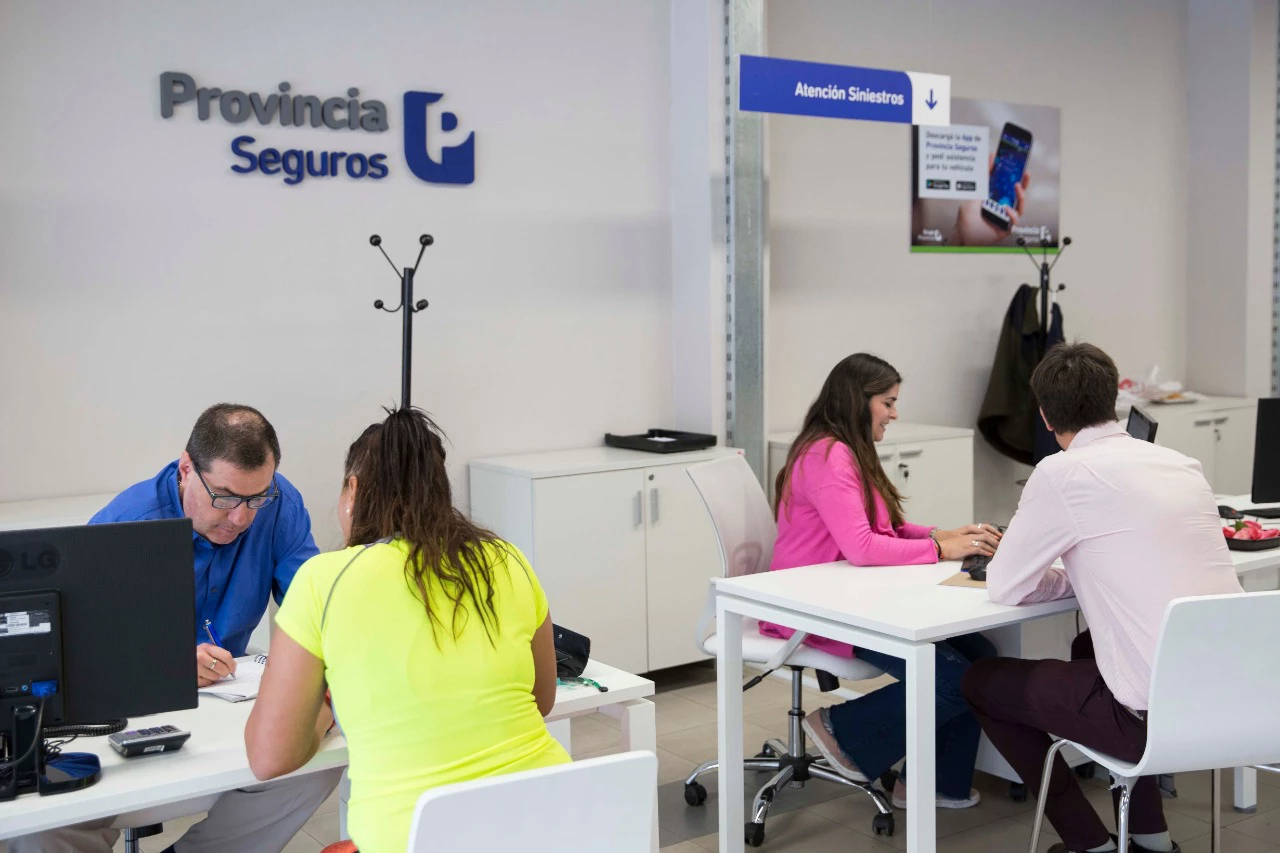Provincia Seguros inauguró un nuevo centro de atención en Quilmes