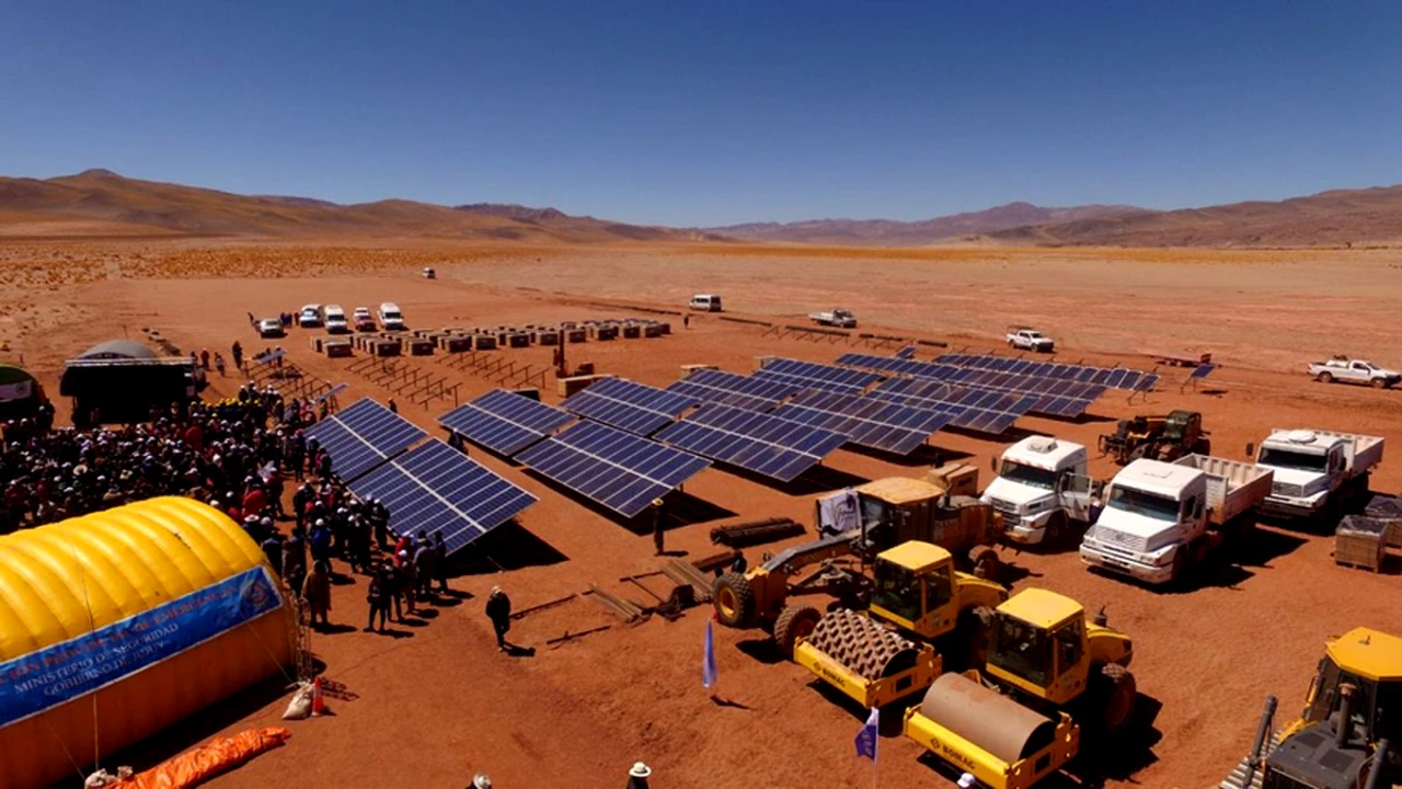 Energía detenida: la cuarentena por coronavirus congeló la activación en Argentina de la planta solar más grande de la región