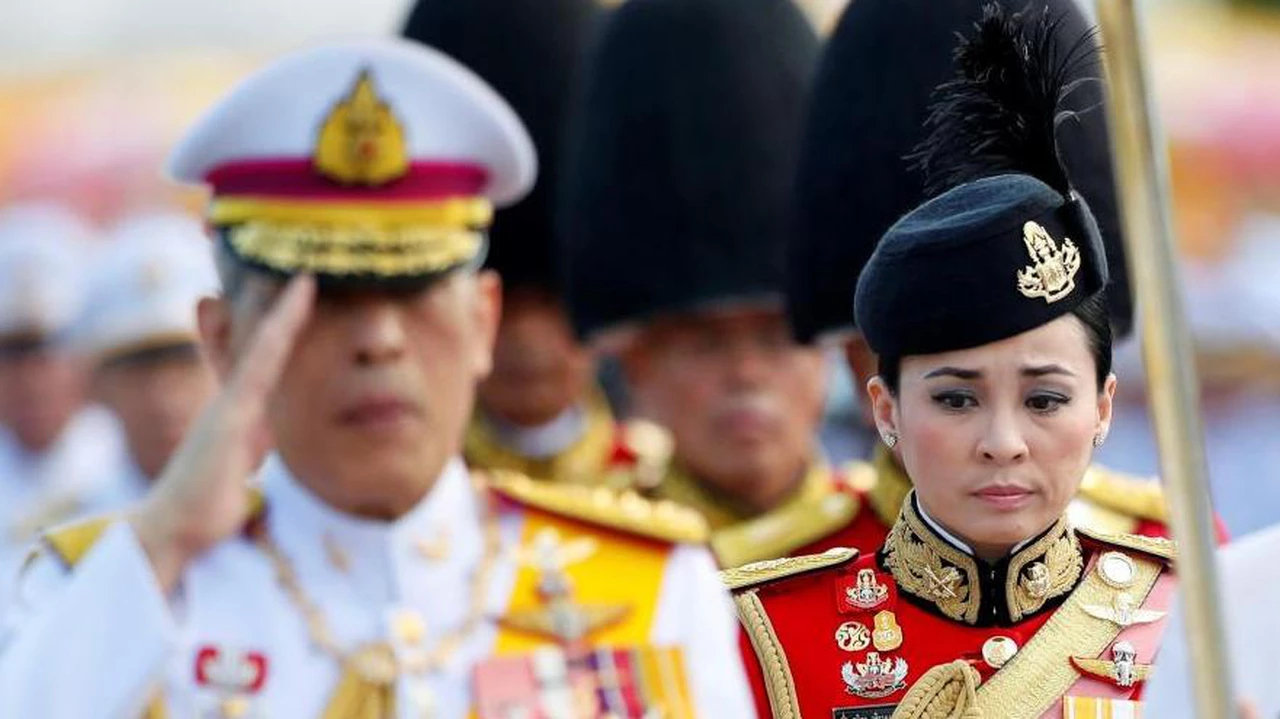 El rey de Tailandia se aísla en un hotel de lujo de Alemania con 20 concubinas