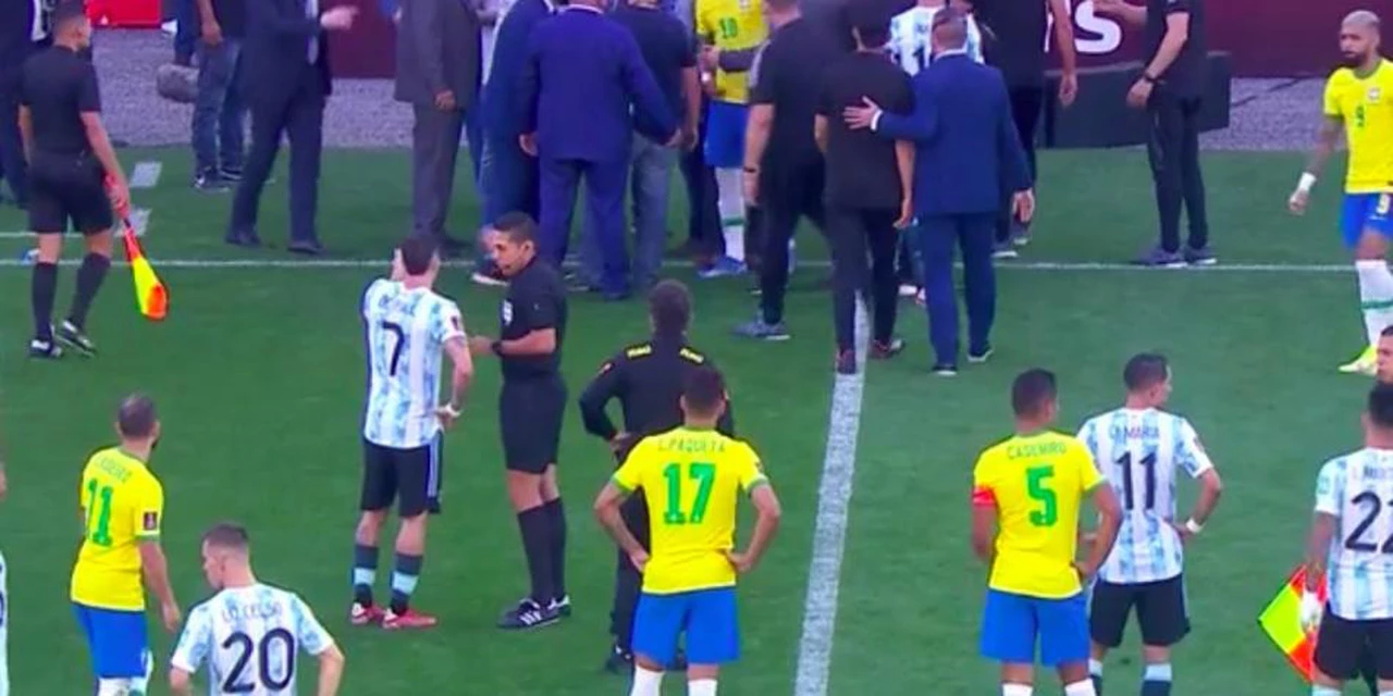 Escándalo: a los 6 minutos de juego las autoridades sanitarias locales suspendieron el partido entre Brasil y Argentina