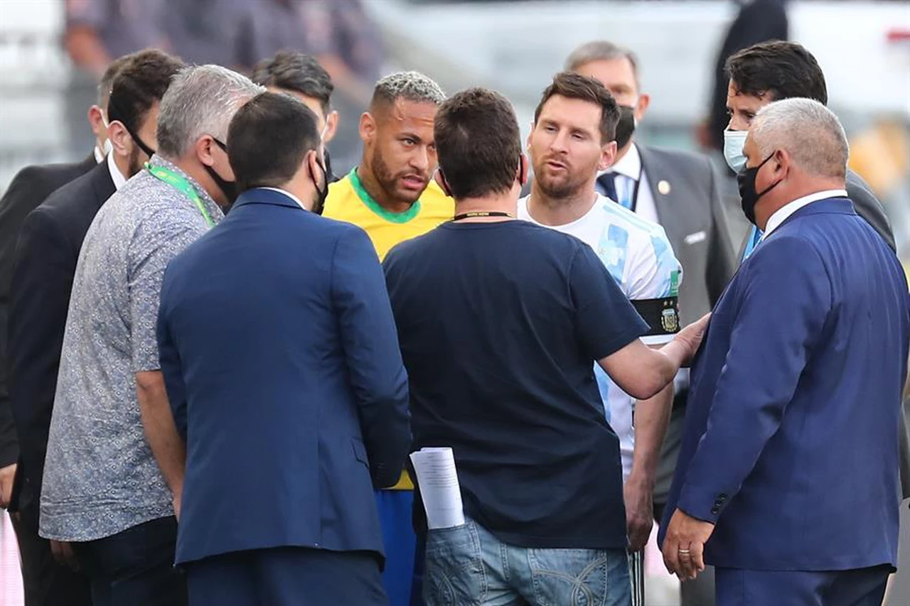 Directivo de Anvisa explicó por qué esperaron hasta interrumpir el partido entre Argentina y Brasil